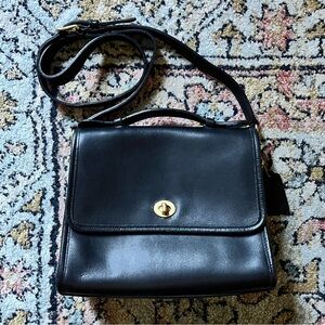 Vintage Coach Leather Court Crossbody Strap Bag 9870 90s Black